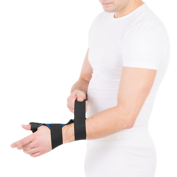 Бандаж на лучезапястный сустав с фиксацией первого пальца Т.36.12 (Т-8312) Trives Бандаж на лучезапястный сустав с фиксацией первого пальца Т.36.12 (Т-8312) Trives