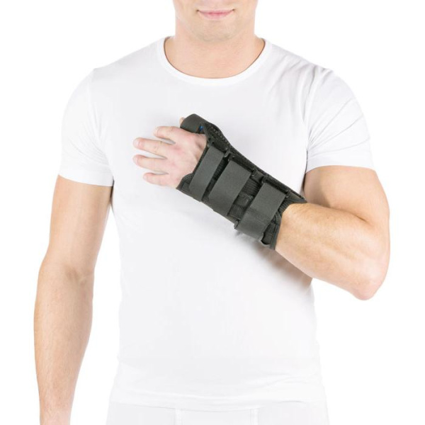 Бандаж на лучезапястный сустав с анатомическими шинами Т-8309L  Trives Бандаж на лучезапястный сустав с анатомическими шинами Т-8309L  Trives