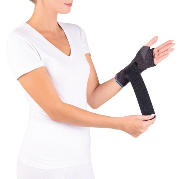 Бандаж компрессионный на лучезапястный сустав со съемной стяжкой (левый) Т-8381С(L) Evolution  Silver Бандаж компрессионный на лучезапястный сустав со съемной стяжкой (левый) Т-8381С(L) Evolution  Silver